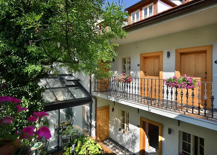 At The White LilyHotel Prag